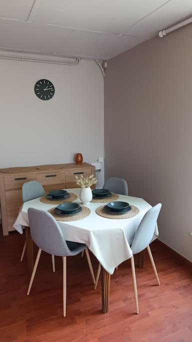 La Campagne A La Ville Sablé-sur-Sarthe Extérieur photo
